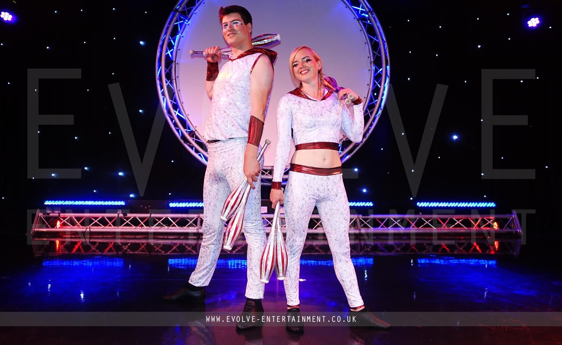Acrobatic-Juggling-Duo-1