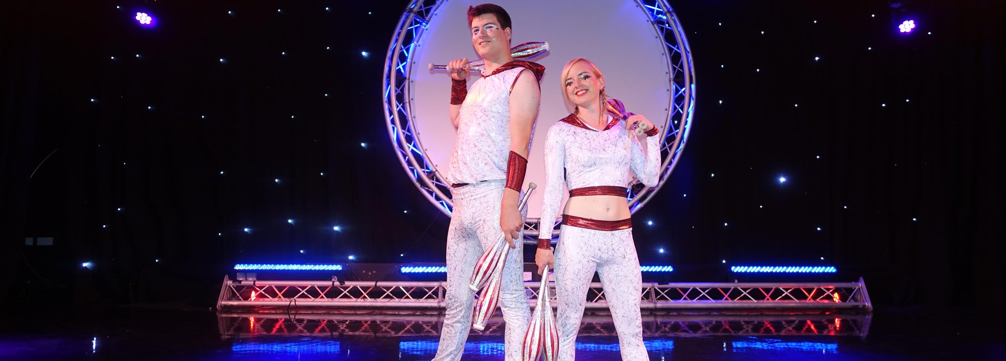 Acrobatic-Juggling-Duo-Hero