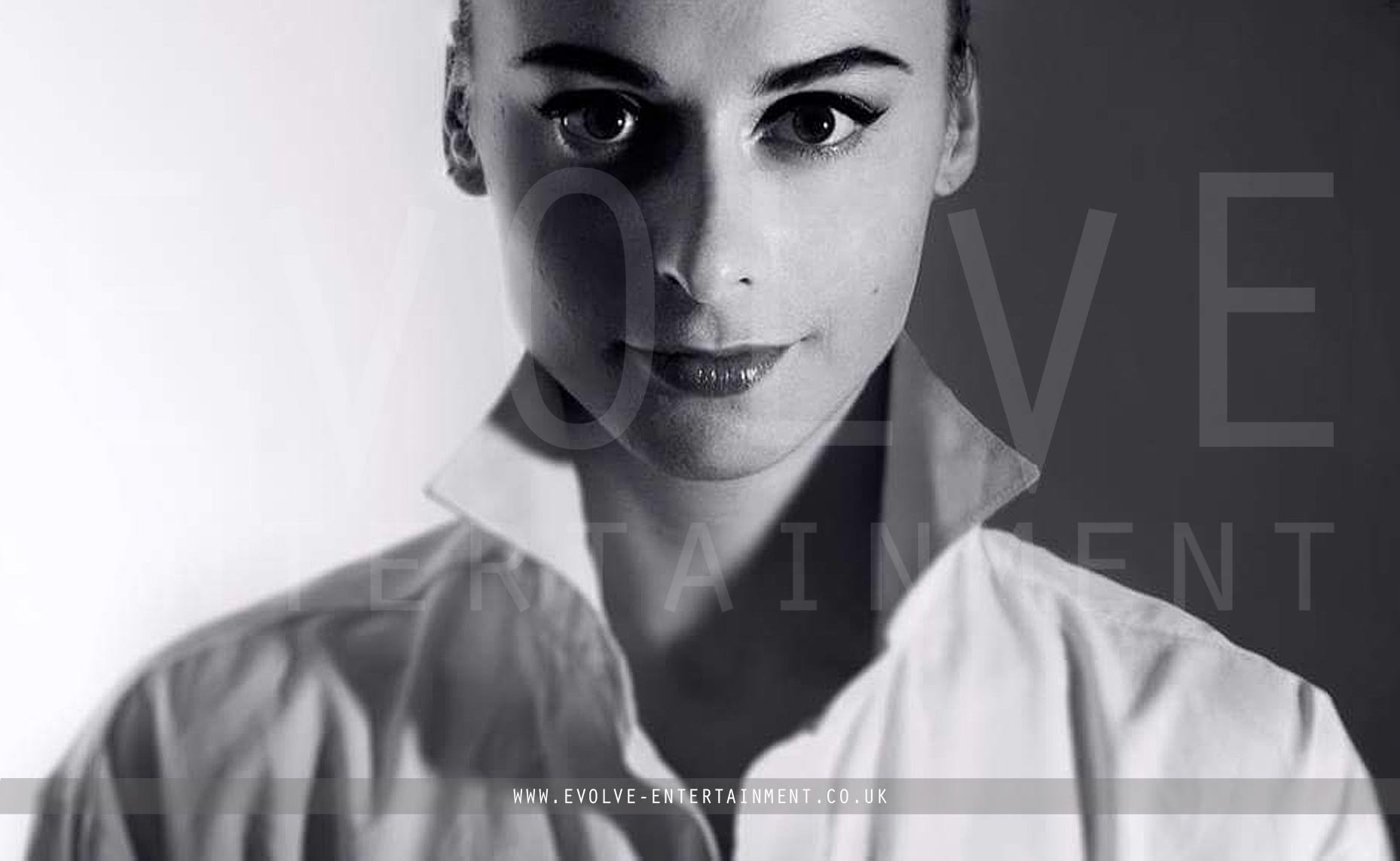 Audrey-Hepburn-lookalike-2