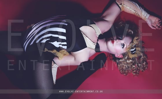 Broken-Doll-Contortion-3