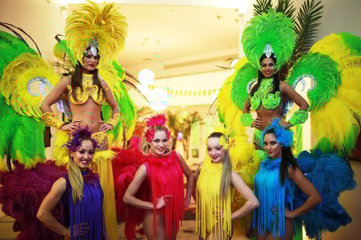 Carnival-Stilt-Walkers-plus-Tropical-Birds