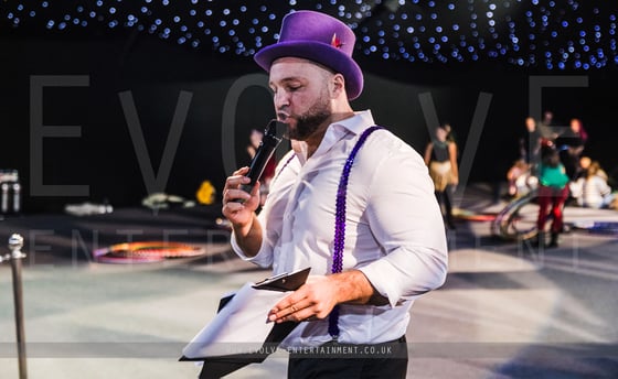 Compere 1