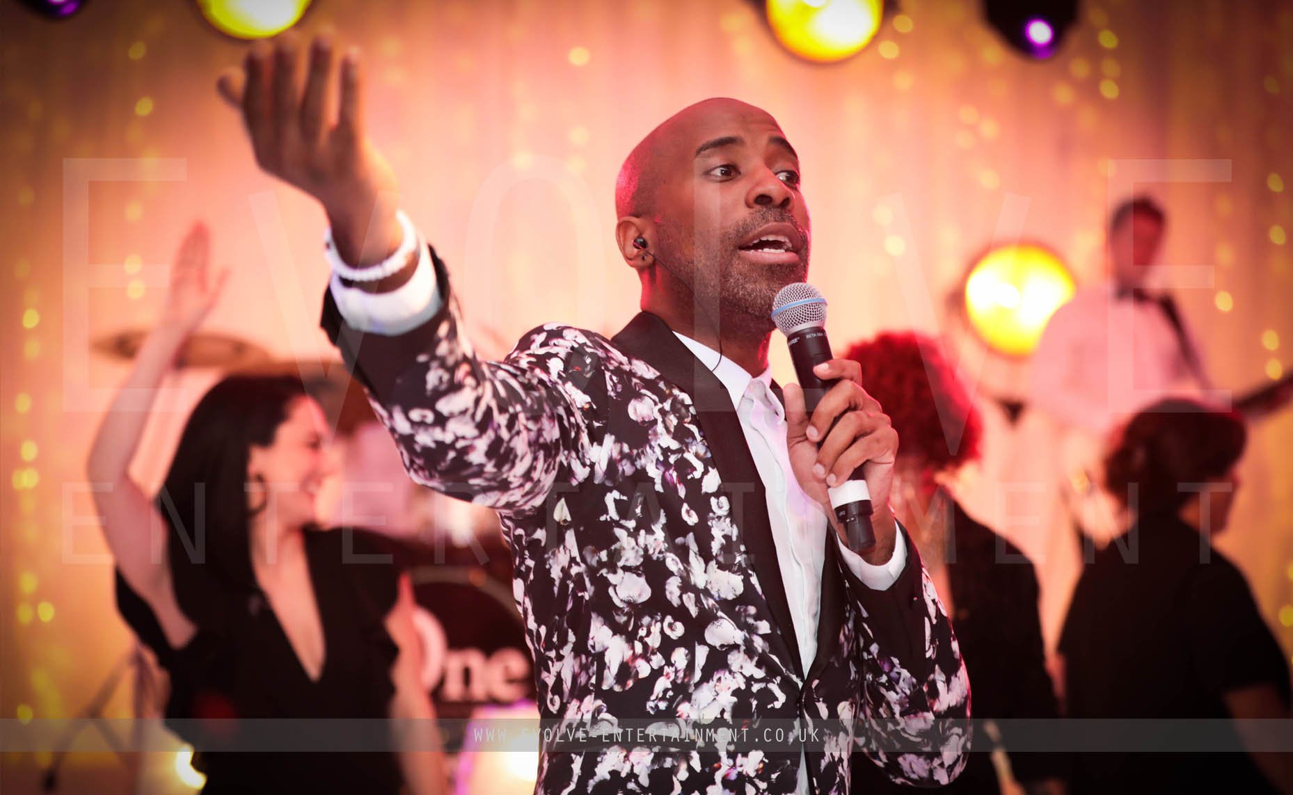 Compere-13