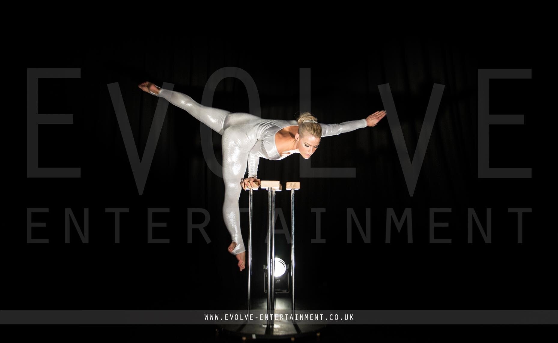 Desire-Hand-Balance-Solo-4