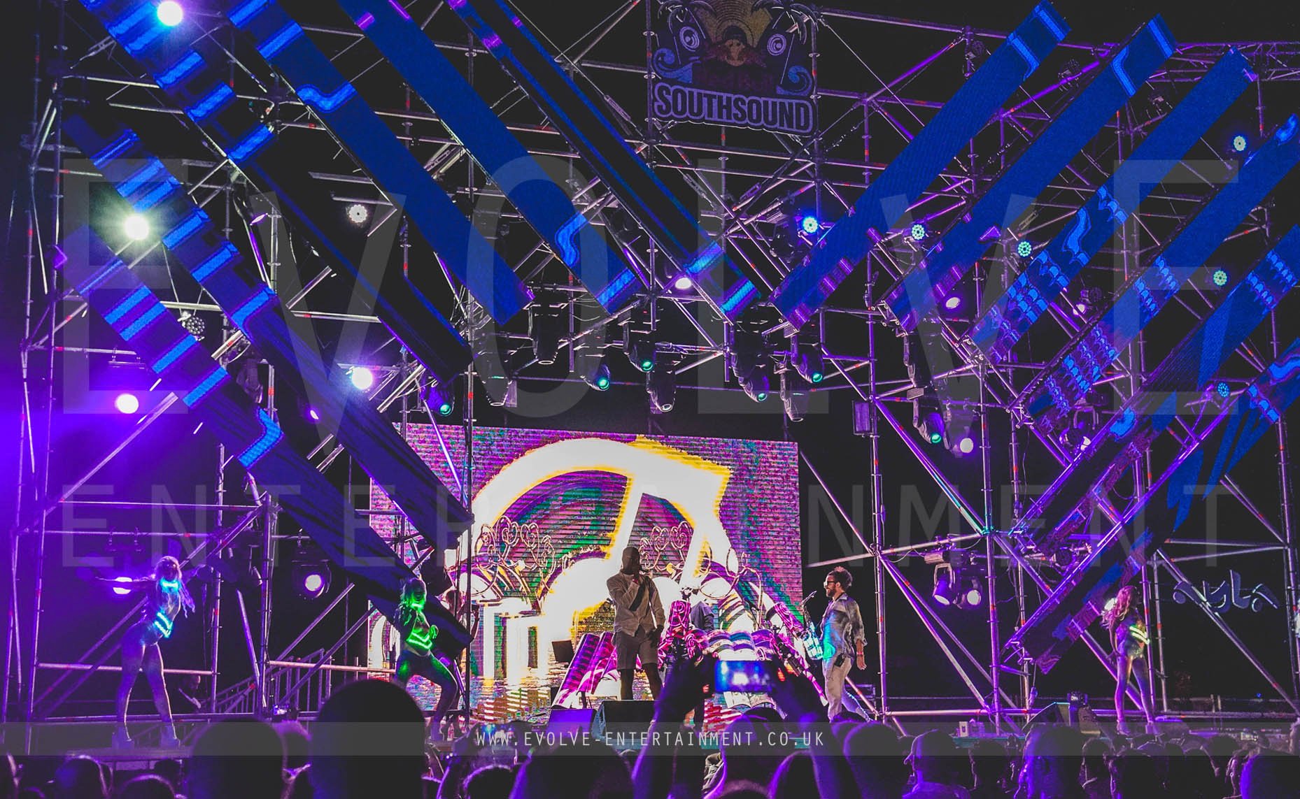 Festival Entertainment 12
