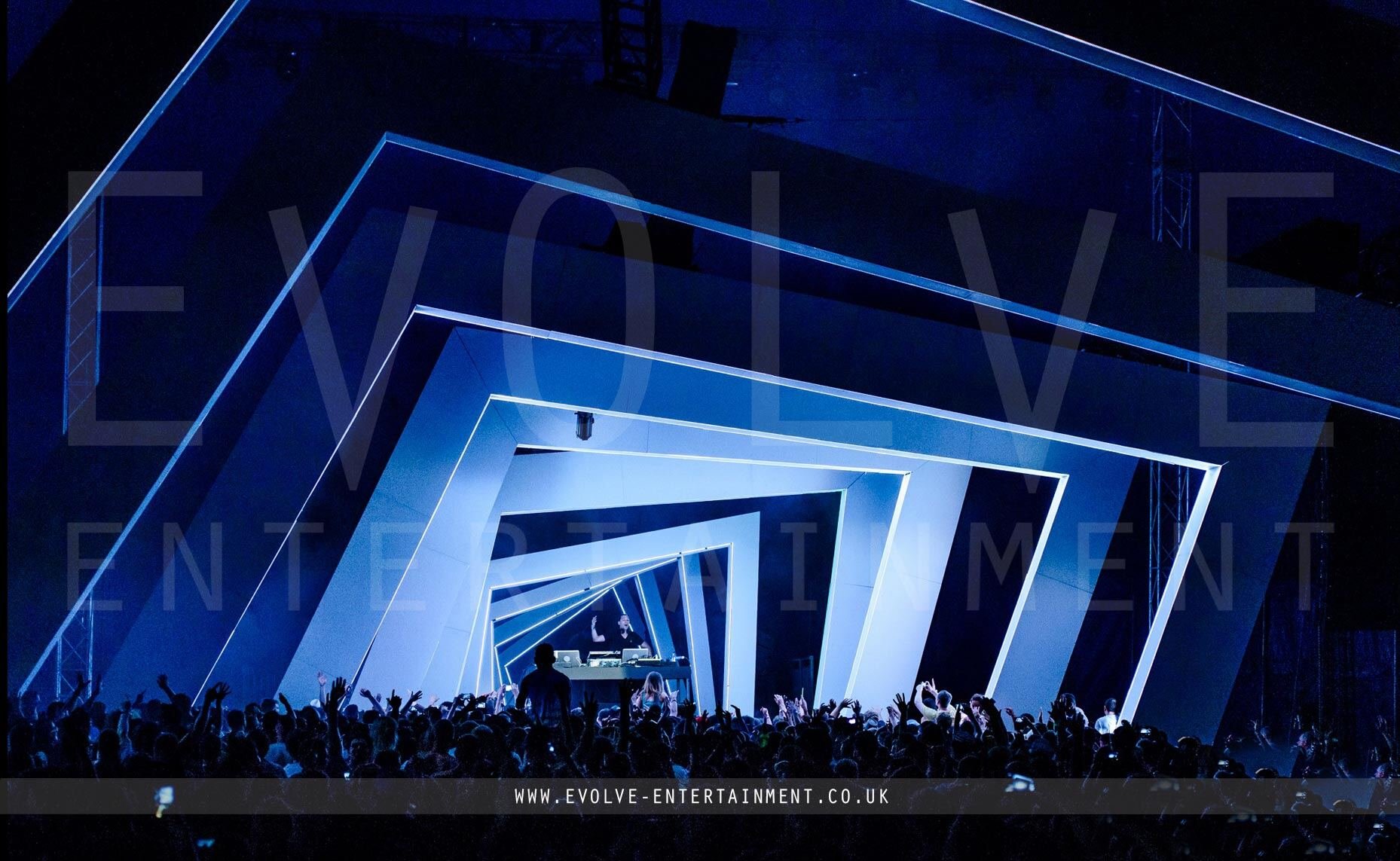 Festival Entertainment 19