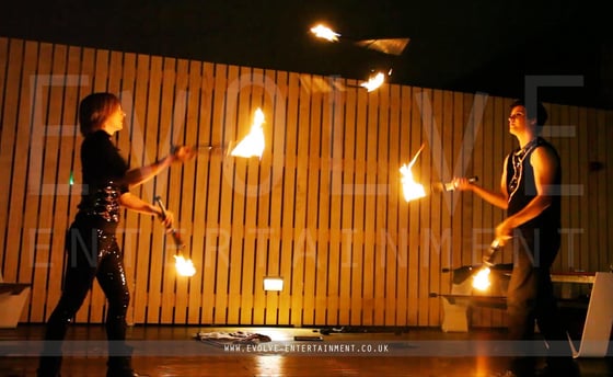 Fire-Juggling-Duo-4