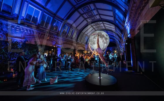 Freestanding-Aerial-Moon-1
