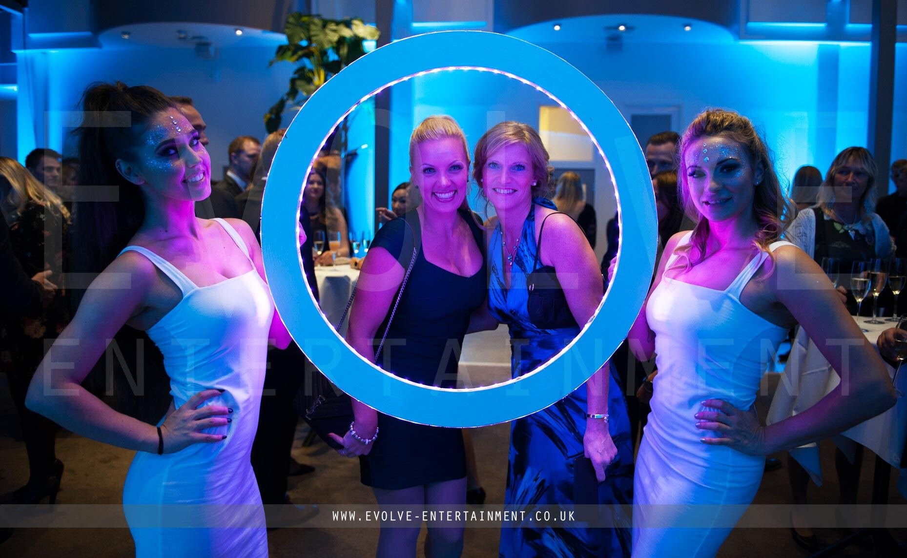 Hostess-with-LED-photo-frame-3