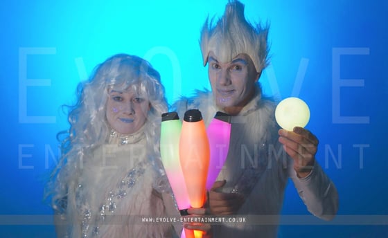 Ice-Contact-Juggler-2
