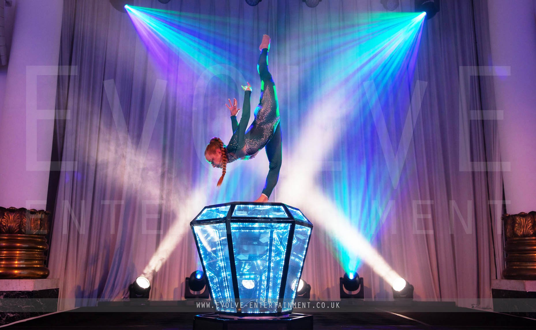 LED Acrobatic Diamond Prop 3