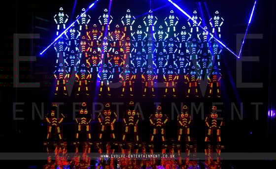 LED-Break-Dancers-4