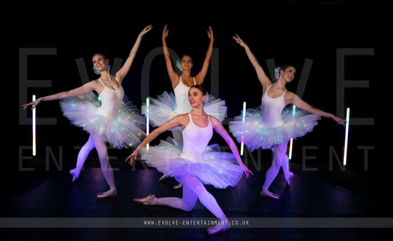 LED-Circus-Ballerinas-1