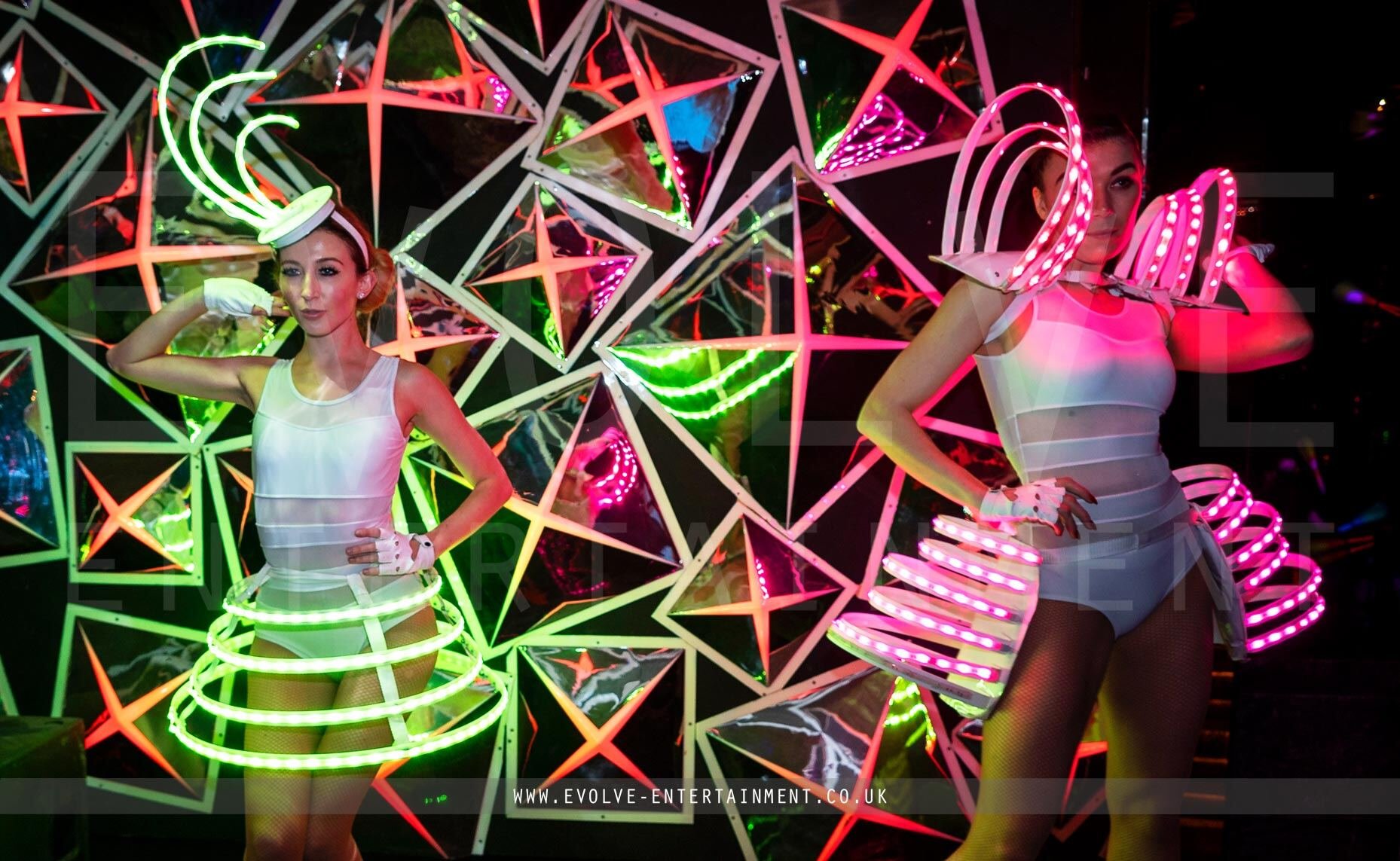 LED-Dancers-Show-Evolve-11