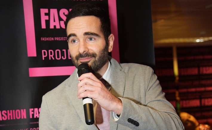 Oliver - Compere Thumb