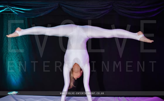 Pure-Imagination-Contortion3