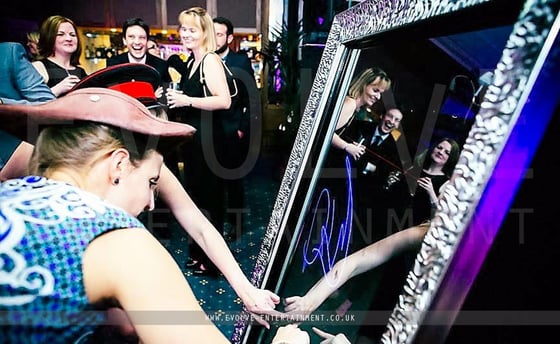 Selfie-Mirror-1