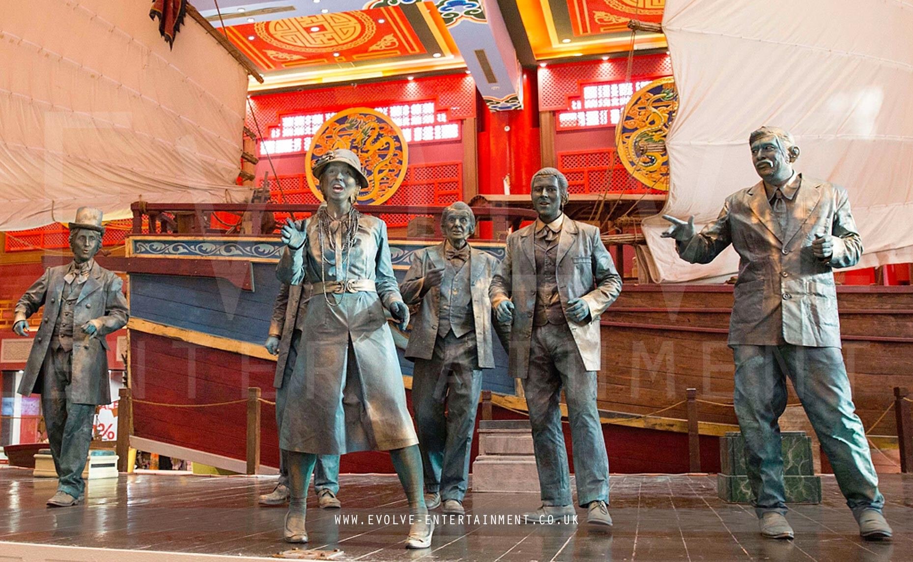 Singing-Statues-3