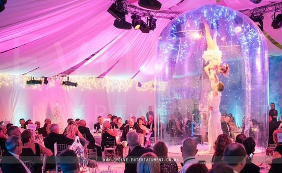 Snowglobe-acrobalance-2