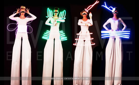 Stilt-Walker---white13