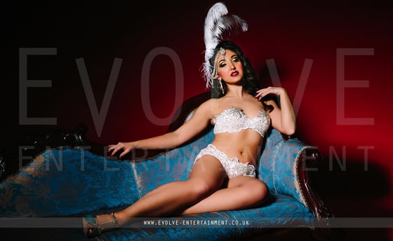 The-Elegant-Gypsy-Burlesque-4