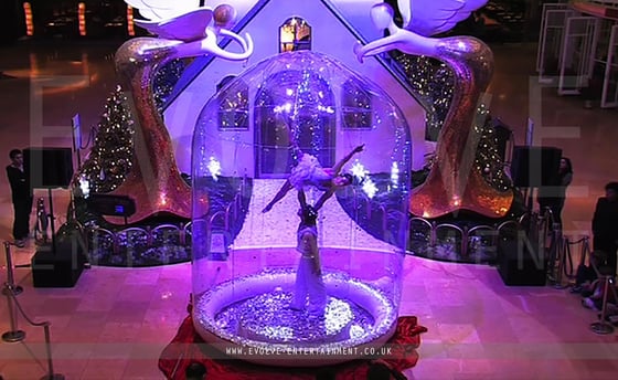 The-Winter-Snow-Globe-3