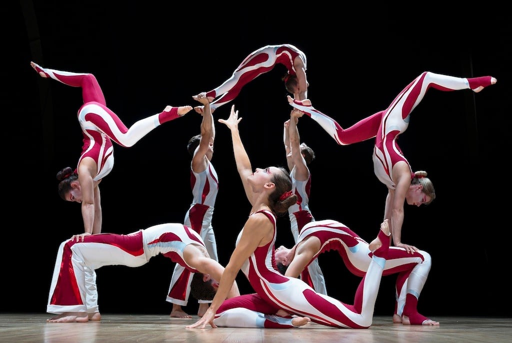 Ultimate Acrobats 1-1