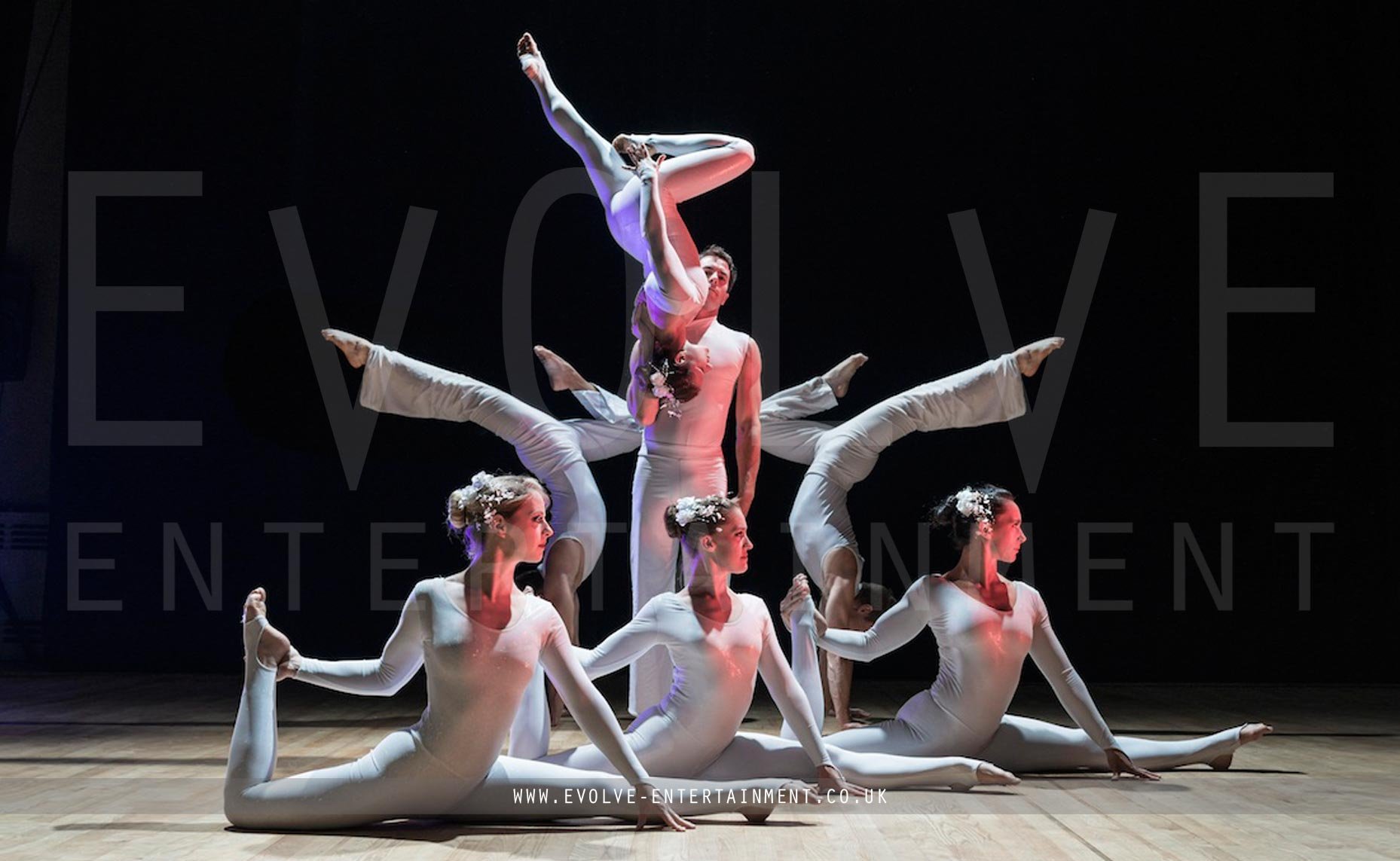 Ultimate-Acrobatic-troupe-3