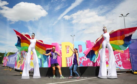 Unicorn-Stilt-Walkers-1