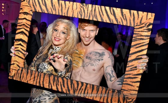 Unversity-Ball-Entertainment-9