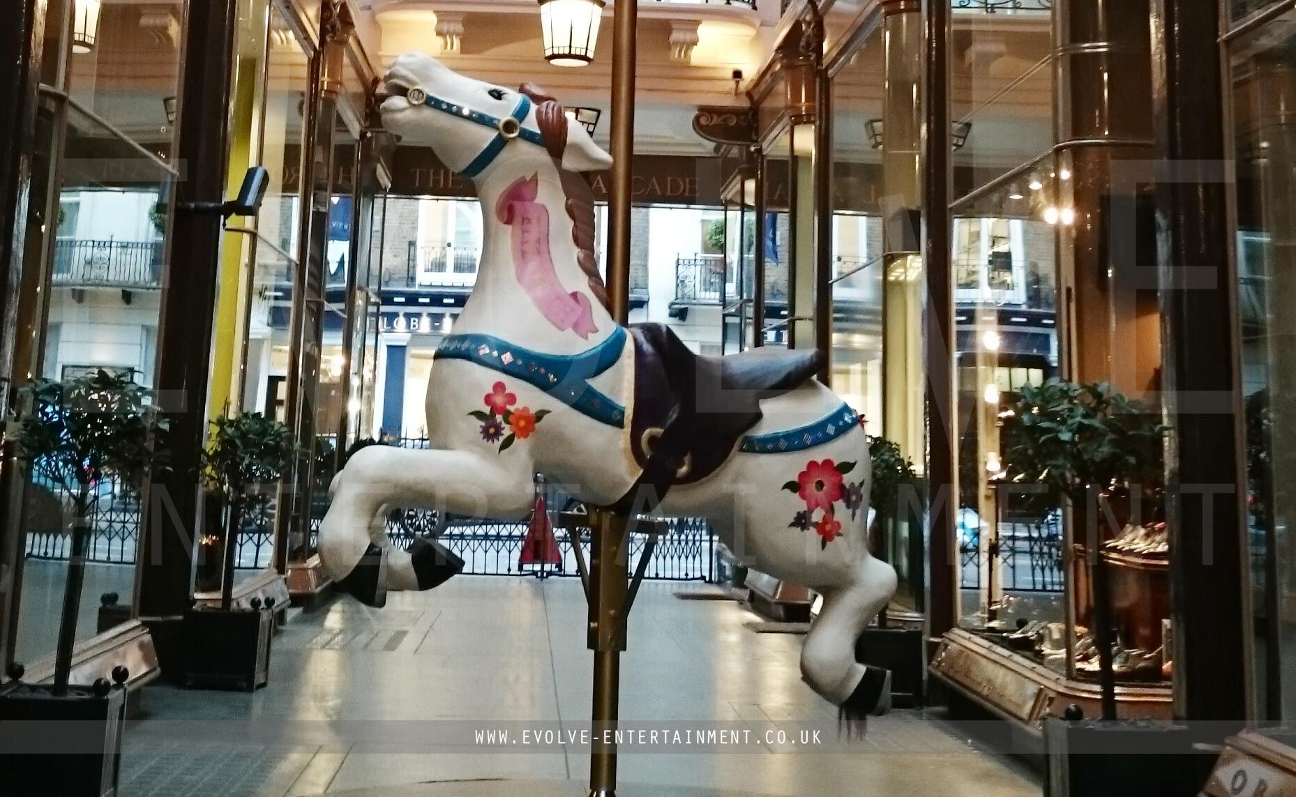 Vintage-Carousel-aerial-freestanding-3