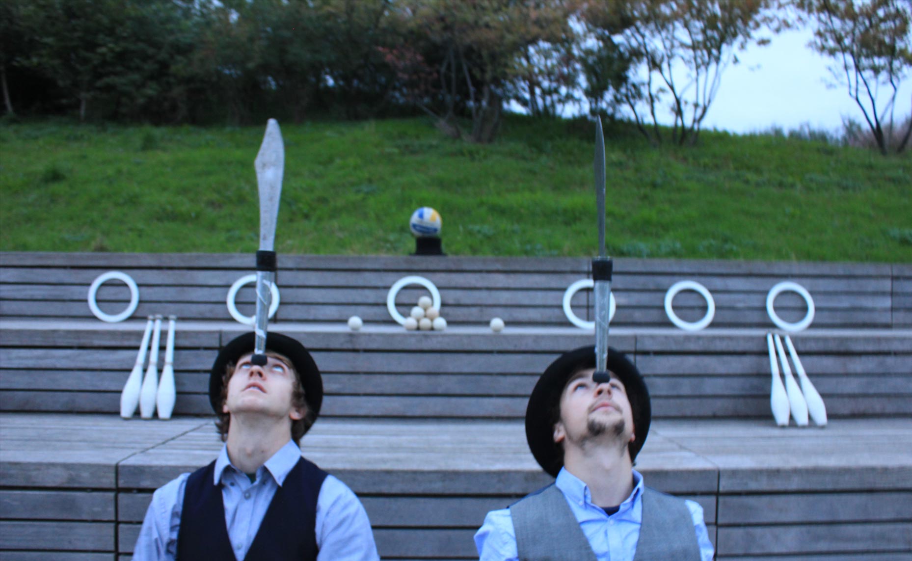 Acro-Jugglers-UB-1