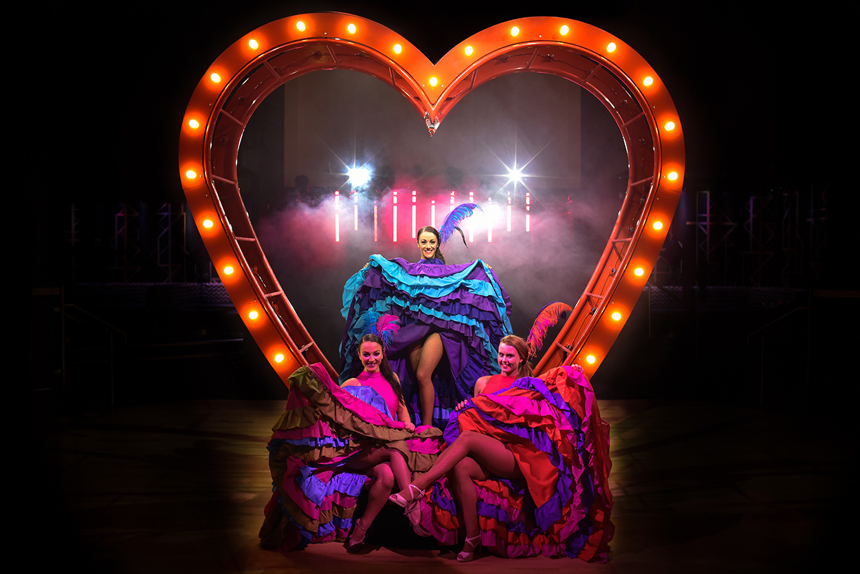 Aerial Heart Prop - Can Can Moulin Rouge 1-2