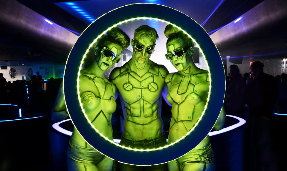 Circle Frame Robot Dancers